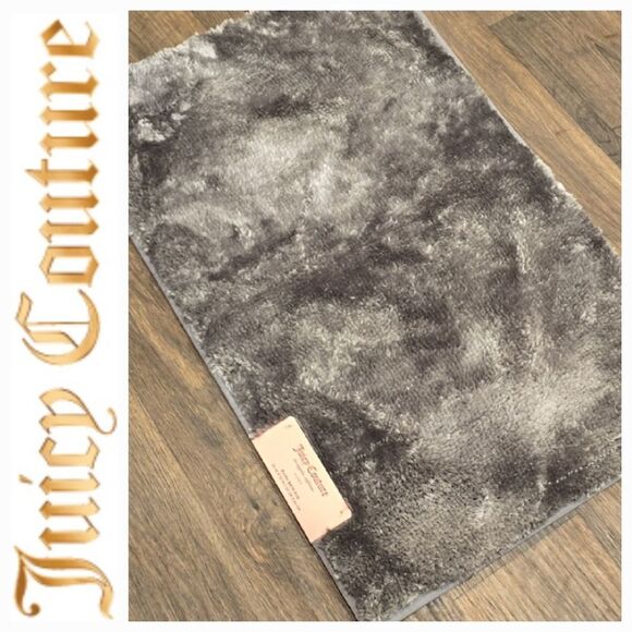 Juicy Couture Home Plush Bath Rug- Silver/Grey - Picture 2 of 10